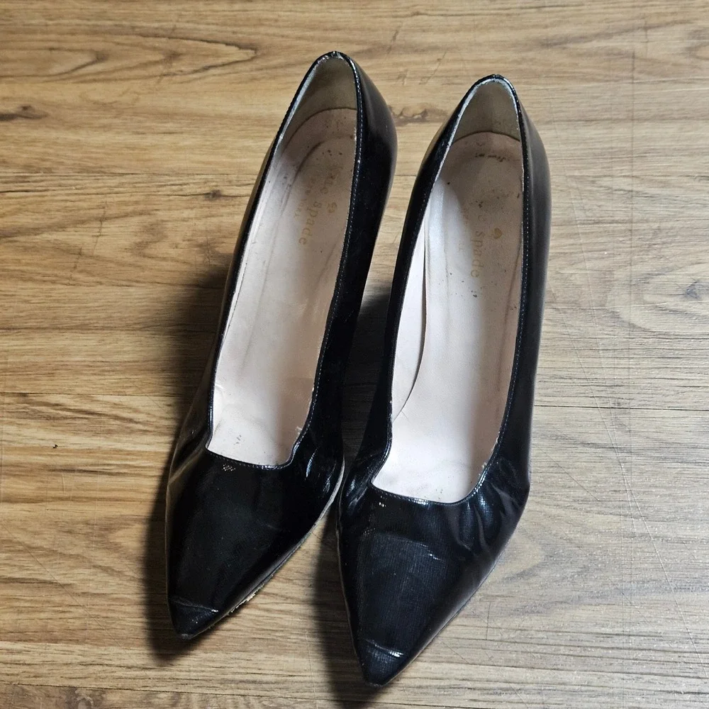 Kate Spade New York Pointed Toe‎ Wedge Pumps 9B Textured Leather Italy Corpcore